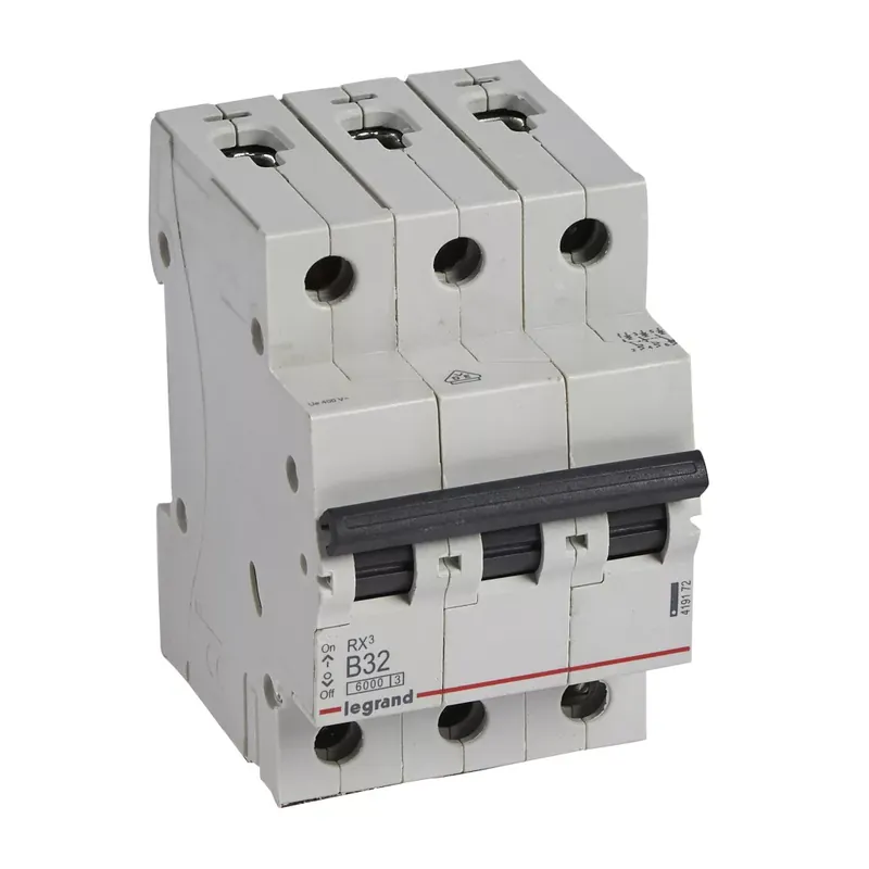 Legkelendőbb Legrand RX3 kismegszakító 3P B32 6000A BIC (Legrand 419172)