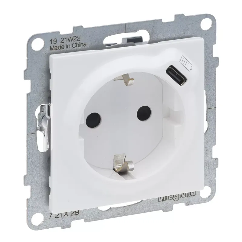 Legkelendőbb Legrand Suno 2P+F + USB-C csatlakozóaljzat (rugós), biztonsági zsaluval, fehér (Legrand 721129)