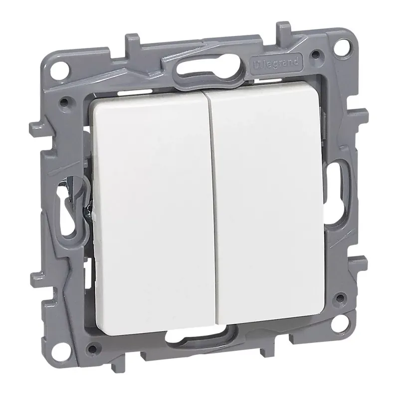 Kihagyhatatlan ajánlat Legrand Niloé váltókapcsoló 10 AX + nyomó 6 A - 250 V±, fehér (Legrand 764509)