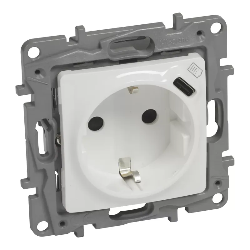 Legrand Niloé 2P+F földelt aljzat, USB C-típusú csatlakozóval, fehér (Legrand 764535) Szuper ajánlat