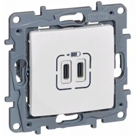 Legrand Niloé kettős USB-C+C töltőaljzat - 3 A - 15 W, fehér (Legrand 764595) Legkelendőbb