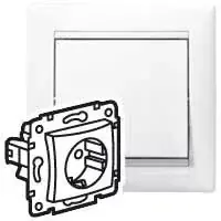 Legrand Valena 2P+F csatlakozóaljzat fehér (Legrand 774420) Végkiárusítás