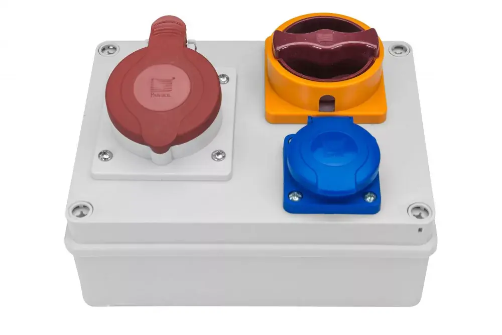 Kiárusítás R-BOX 190, 1x16A/5p, 1x250V, 0/1 kétállású főkapcsoló
