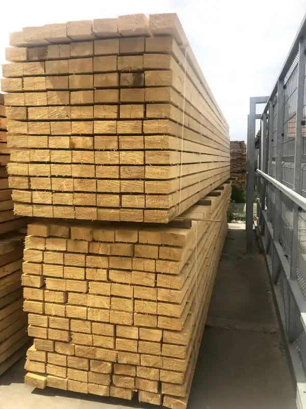 Ajánlat Fenyő fűrészáru léc/deszka 2"x10cmx4m