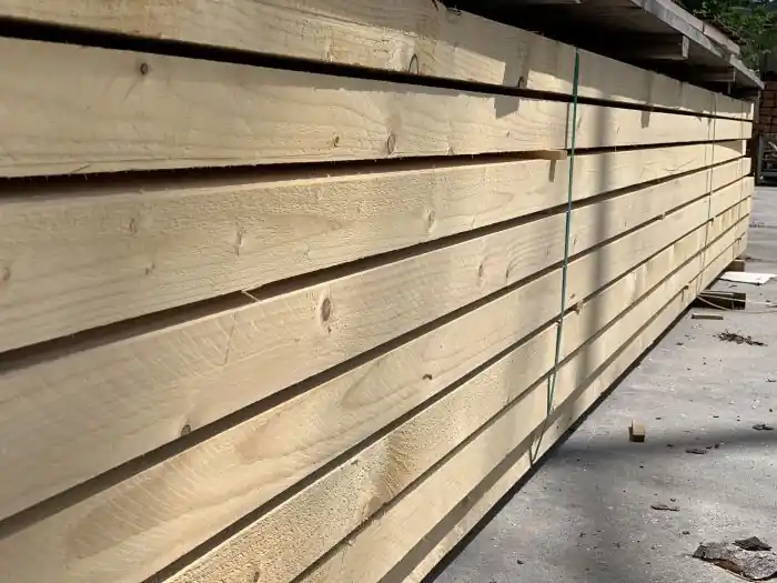 Fenyő fűrészáru léc/deszka 2"x25cmx5m Legkelendőbb