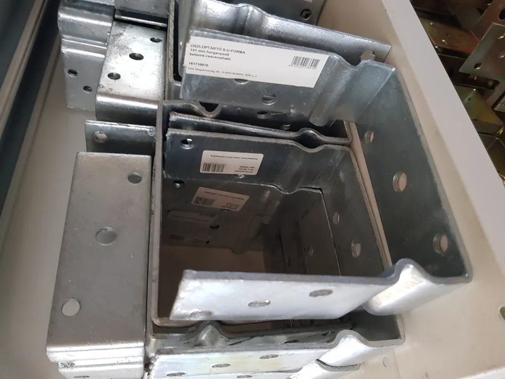 Oszloptartó S-U-forma 121mm horg. Azonnali szállítás