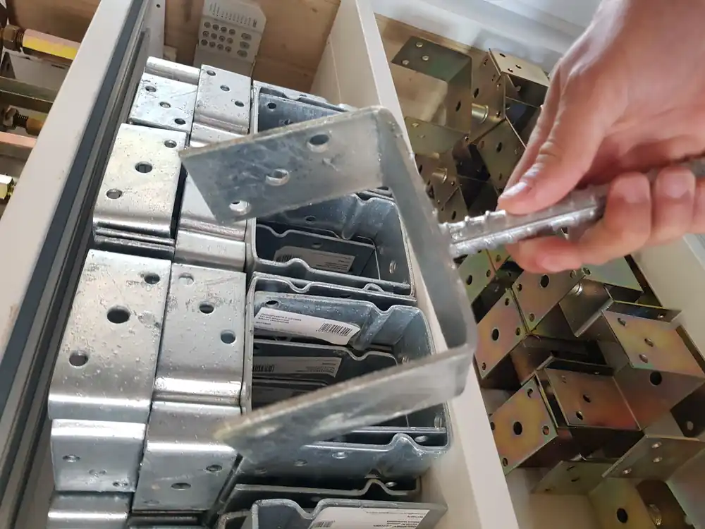 Oszloptartó U-forma 141mm horg. betonozható Legnépszerűbb