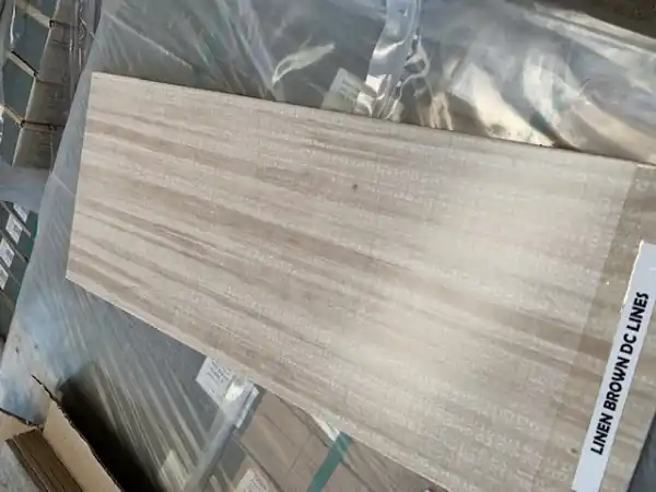 Burkolat, csempe LINEN BROWN DC LINES 25X60 KPD-G25X60LBDLI 1,35m2/doboz, 9db/doboz Biztonságos fizetés